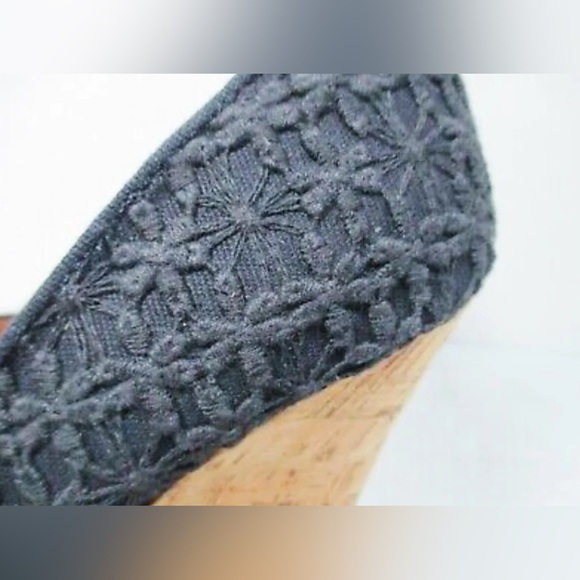 Crochet Cork Wedges - Picture 4 of 4
